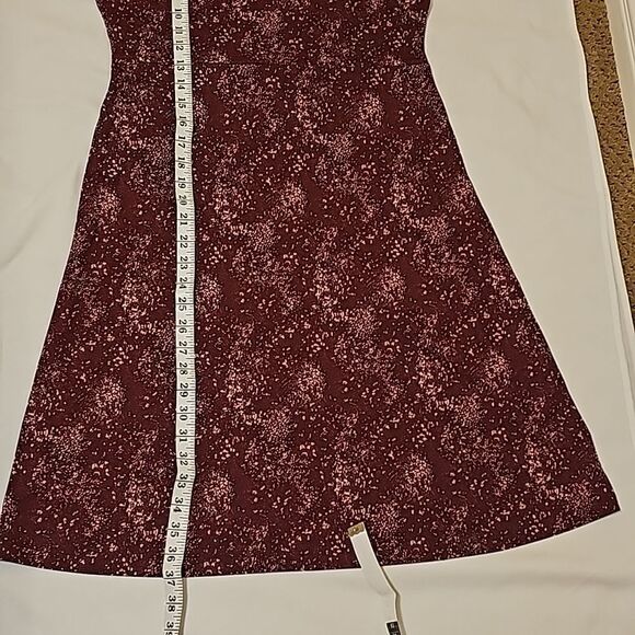 COLUMBIA WOMEN'S BURGUNDY PRINTED SLEEVELESS COLD BAY DRESS S - Picture 6 of 9